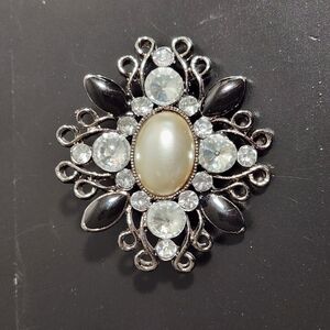 Elegant Silver and Black Brooch‎ Faux Diamonds And Pearl